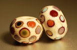 Glasperlen/Beads (Durchm. ca.15mm).  Glasperlen/Beads (Durchm. ca.15mm).