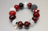 "Red-Dragon" Armband aus Glasperlen,hochwertigem Gummiband, (verkauft am Ostermarkt/Bremgarten) "Red-Dragon" Armband aus Glasperlen,hochwertigem Gummiband, (verkauft am Ostermarkt/Bremgarten)