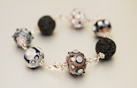 Armband aus Murano-Glasperlen mit Silberdraht und Lava - lebt jetzt bei Sandra :-) Basel-Riehen Armband aus Murano-Glasperlen mit Silberdraht und Lava - lebt jetzt bei Sandra :-) Basel-Riehen