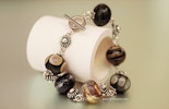 "Black-Beauty" Glasperlen Armband mit hochwertigem Silber 925 CHF 79.- "Black-Beauty" Glasperlen Armband mit hochwertigem Silber 925 CHF 79.-