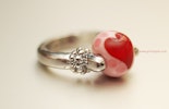 sweetheart Fingerring mit Muranoglasperle (Gaby/Birsfelden,BL) sweetheart Fingerring mit Muranoglasperle (Gaby/Birsfelden,BL)