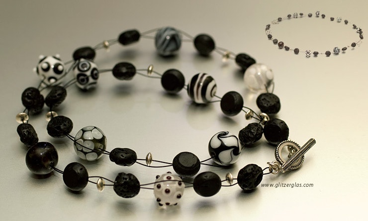 "Zebra-Zebra" Halskette mit Lava und Silberperlchen mit schönem Silber925 Verschluss
(verkauft in Bremgarten am Ostermarkt) "Zebra-Zebra" Halskette mit Lava und Silberperlchen mit schönem Silber925 Verschluss
(verkauft in Bremgarten am Ostermarkt)