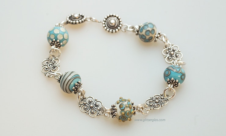 "Ibiza 3"Armband aus Mini-Muranoglasperlen türkis/Elfenbeinfarbig und Silberschmuck (Silber 925). Verkauft.