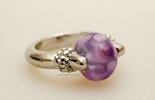 "Porpora" Fingerring mit Lila Glasperle aus Muranoglas (verkauft Zürich) "Porpora" Fingerring mit Lila Glasperle aus Muranoglas (verkauft Zürich)