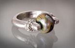 "Lifi" Fingerring mit Double-Helix Glas "Lifi" Fingerring mit Double-Helix Glas