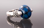 "Kronos1" Fingerring mit Blauer Schillerglasperle  "Kronos1" Fingerring mit Blauer Schillerglasperle