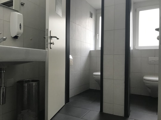 Damentoilette zur Mitbenützung