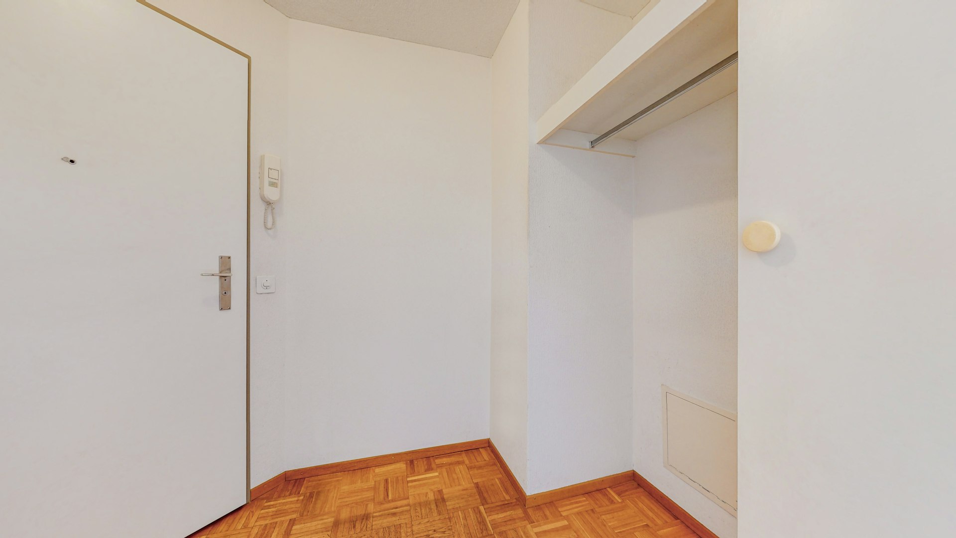4.5-Zi-Whg-in-Schaffhausen-Eingang 4.5-Zi-Whg-in-Schaffhausen-Eingang