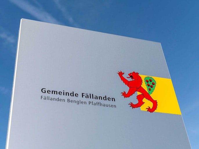 Fällanden zählt rund 8000 Einwohner.innen. Fällanden zählt rund 8000 Einwohner.innen.