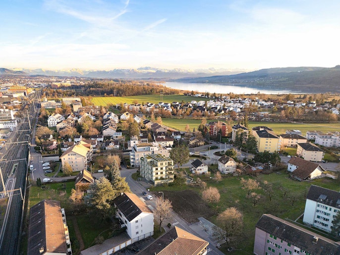 Sicht auf den Greifensee und das Alpenpanorama Sicht auf den Greifensee und das Alpenpanorama