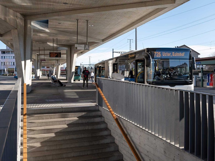 S-Bahn – Schnell zu Hause mit S 9 und S 14 S-Bahn – Schnell zu Hause mit S 9 und S 14