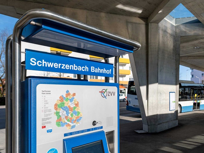 Bus – Linien nach Zürich, Greifensee, Volketswil, Uster, Effretikon und Pfäffikon Bus – Linien nach Zürich, Greifensee, Volketswil, Uster, Effretikon und Pfäffikon