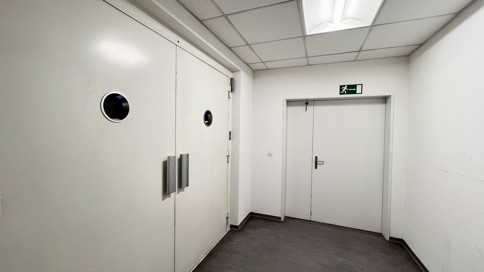 Warenlift in der Fläche Warenlift in der Fläche