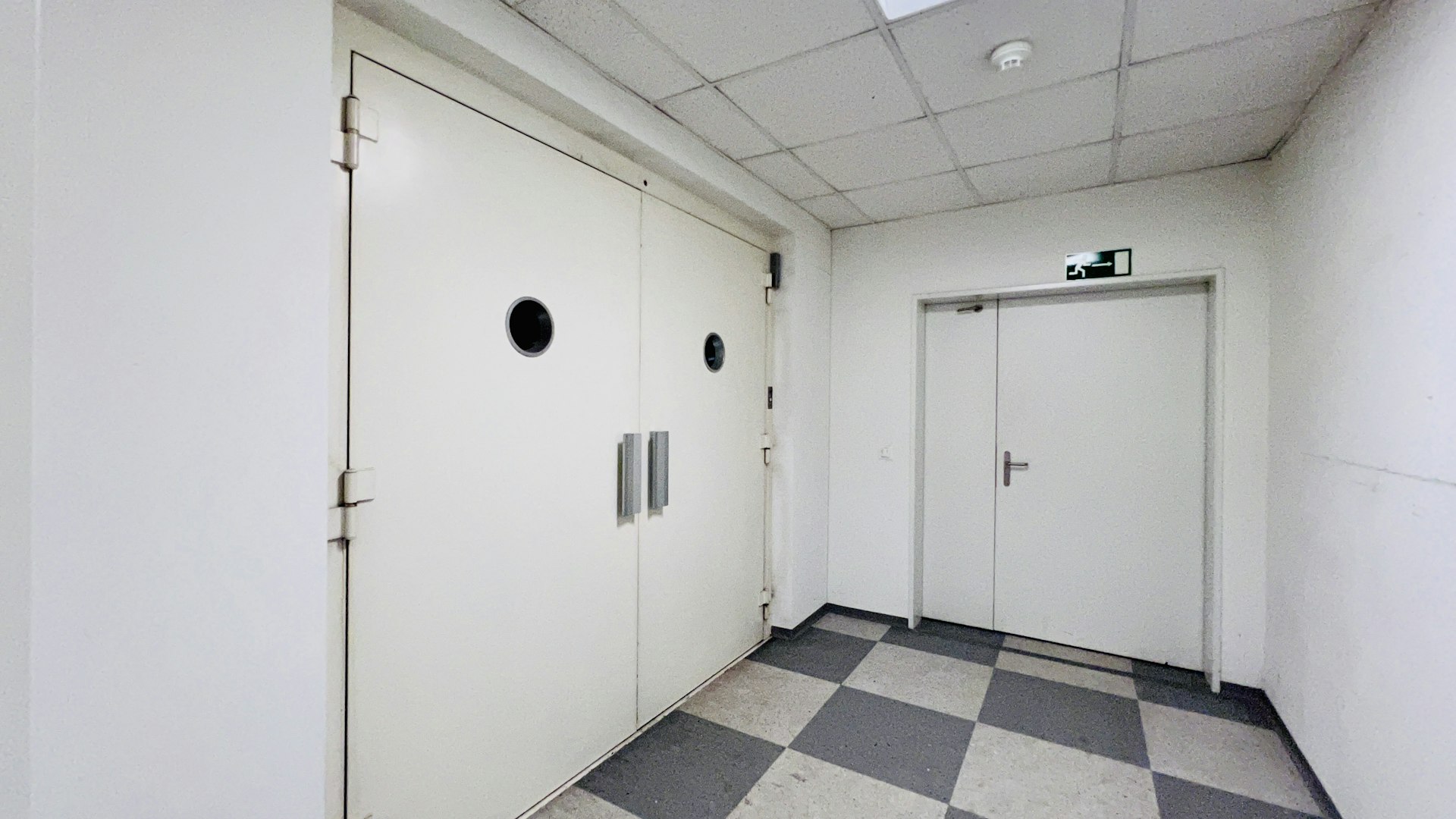 Warenlift in der Fläche Warenlift in der Fläche