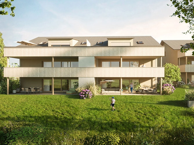 Die Wohnungen im Ober- und Dachgeschoss verfügen jeweils über Balkone und Terrassen. Die Wohnungen im Ober- und Dachgeschoss verfügen jeweils über Balkone und Terrassen.