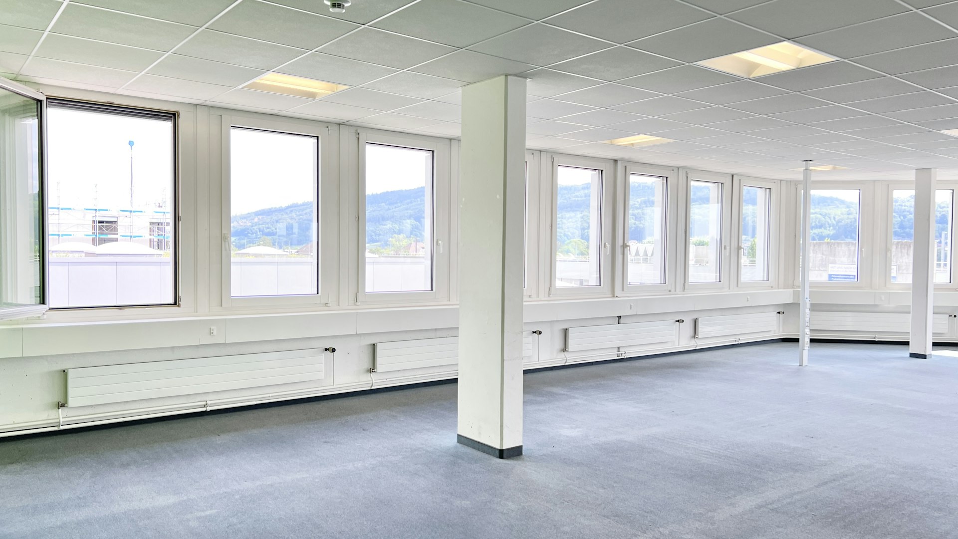 helle Fensterflächen mit Aussicht helle Fensterflächen mit Aussicht