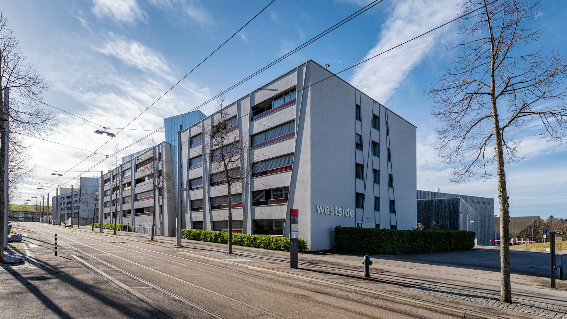 Ramuzstr14_vorn_1274-Pano_3500px_vertikal_korr-1 Ramuzstr14_vorn_1274-Pano_3500px_vertikal_korr-1